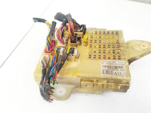 Used Fuse box Fuse box KIA SORENTO II (XM) 2.2 CRDi (197 hp) 32597387 32597387