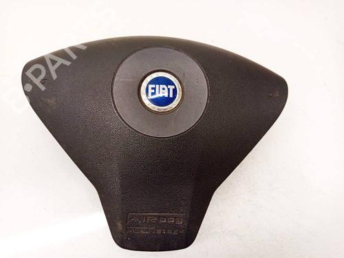 Used Driver airbag Driver airbag FIAT STILO (192_) 1.9 JTD (192_XE1A) (115 hp) 33749632 33749632