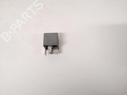 outra-audi-a4-b6-8e2-2000-2001-2002-2003-2004-2005-32892447 main image