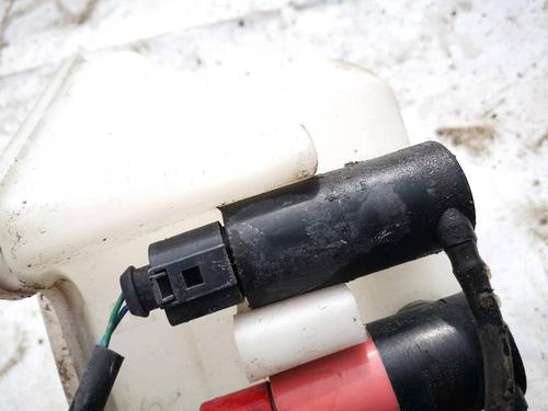 washer-pump-toyota-yaris-_p9_-2005-2006-2007-2008-2009-2010-2011-2012-2013-2014-35107766 main image