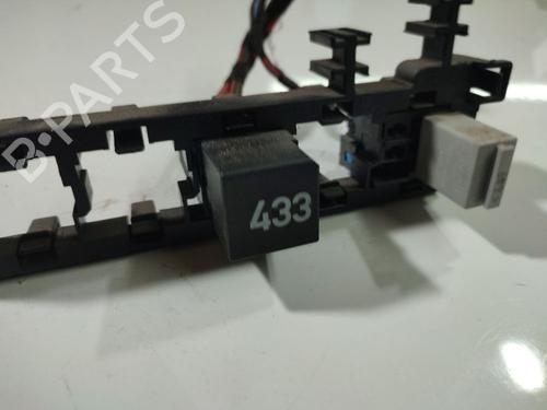 Fuse box VW GOLF V (1K1) 1.9 TDI | BP32533841E1 - Image 4
