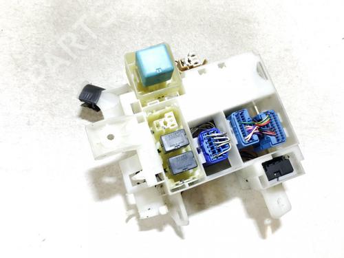 fuse-box-toyota-corolla-verso-_e12_-2001-2002-2003-2004-2005-2006-2007-33061737 main image