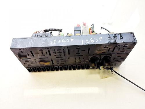 Used Fuse box Fuse box AUDI 80 B3 Saloon (893, 894, 8A2) 1.8 (75 hp) 33063527 33063527