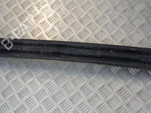 Used Front bumper reinforcement Front bumper reinforcement 35680866 35680866