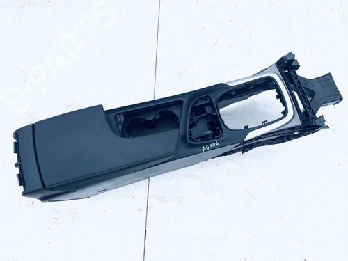 Used Armrest / Center console Armrest / Center console 35625833 35625833