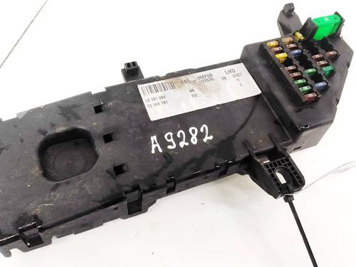 Used Fuse box Fuse box OPEL VECTRA C (Z02) 2.2 DTI 16V (F69) (125 hp) 32947475 32947475