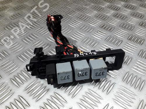 Used Fuse box Fuse box AUDI A3 (8P1) 2.0 TDI (140 hp) 33501602 33501602