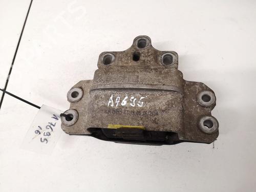 Used Engine mount Engine mount VW TOURAN (1T1, 1T2) 2.0 TDI (170 hp) 32893845 32893845