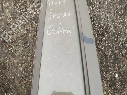 Panel rude bagtil venstre Panel rude bagtil venstre 35380657 35380657