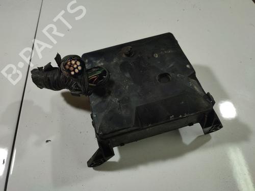 Used Fuse box Fuse box OPEL FRONTERA B (U99) 2.2 DTI (6B_66, 6B_76) (120 hp) 32560333 32560333