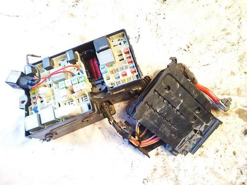 Used Fuse box Fuse box FORD FOCUS III 1.6 Ti (125 hp) 32958599 32958599