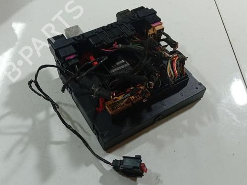 Used Fuse box Fuse box VW PASSAT B6 (3C2) 2.0 TDI (140 hp) 33098402 33098402