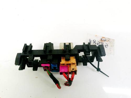 fuse-box-audi-a6-c6-4f2-2004-2005-2006-2007-2008-2009-2010-2011-32925051 main image