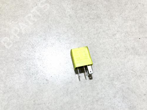 Used Electronic sensor Electronic sensor OPEL ZAFIRA A MPV (T98) 2.2 DTI 16V (F75) (125 hp) 33070717 33070717