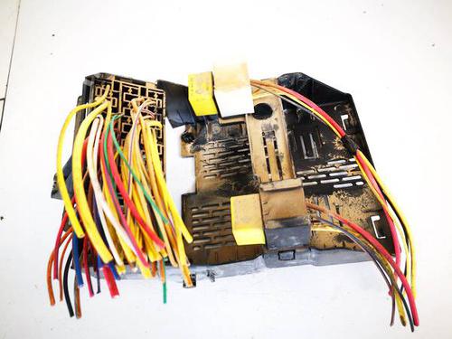 Used Fuse box Fuse box 32577175 32577175