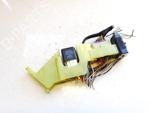 Used Fuse box Fuse box TOYOTA AVENSIS (_T22_) 2.0 D-4D (CDT220_, CDT220R) (110 hp) 32596528 32596528