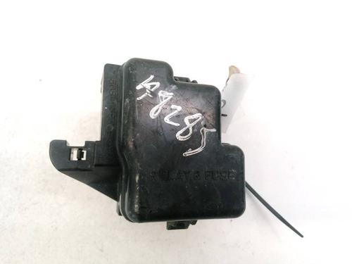 fuse-box-toyota-previa-ii-_r3_-2000-2001-2002-2003-2004-2005-2006-32917734 main image