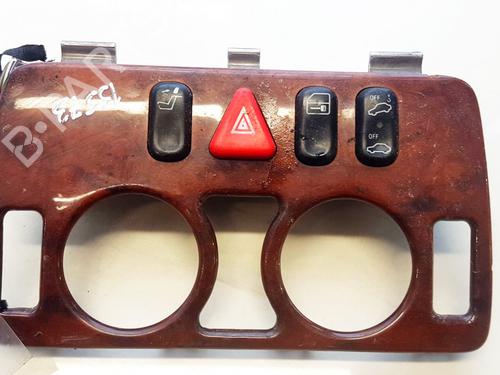 Used Warning switch Warning switch MERCEDES-BENZ CLK (C208) CLK 200 (208.335) (136 hp) 35646522 35646522
