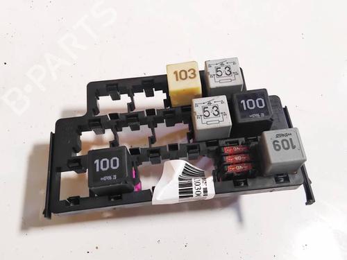 Used Fuse box Fuse box VW POLO IV (9N_, 9A_) 1.4 TDI (70 hp) 32585050 32585050