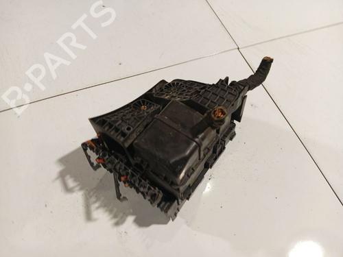 Fuse box VW PASSAT B7 (362) 1.6 TDI | BP37227429E1 - Image 3