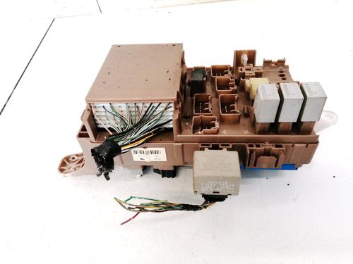 fuse-box-toyota-corolla-saloon-_e12_-2000-2001-2002-2003-2004-2005-2006-2007-2008-32908024 main image
