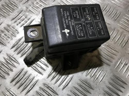 Used Fuse box Fuse box MITSUBISHI CARISMA (DA_) 1.9 TD (DA4A) (90 hp) 33498604 33498604