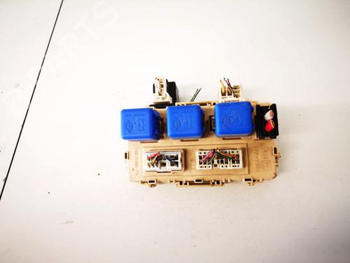 Used Fuse box Fuse box NISSAN X-TRAIL I (T30) 2.2 dCi (136 hp) 32885335 32885335