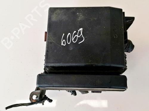 Used Fuse box Fuse box MITSUBISHI OUTLANDER I (CU_W) 2.4 4WD (CU5W) (160 hp) 33065394 33065394