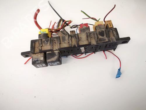 fuse-box-audi-a4-b5-8d2-1994-1995-1996-1997-1998-1999-2000-2001-32884641 main image