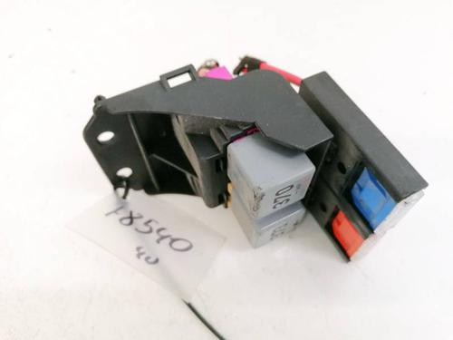 fuse-box-audi-a6-c6-4f2-2004-2005-2006-2007-2008-2009-2010-2011-32921087 main image