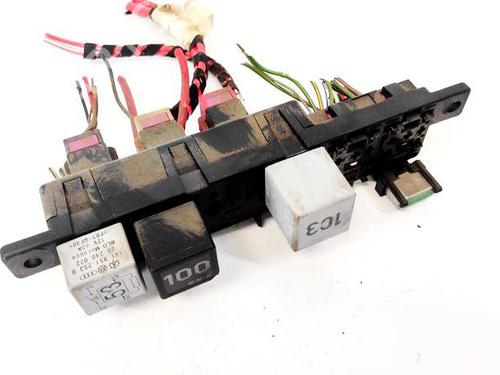 Used Fuse box Fuse box VW GOLF IV (1J1) 1.9 TDI (90 hp) 32936953 32936953