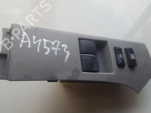 Used Switch Switch TOYOTA YARIS (_P9_) 1.4 D-4D (NLP90_, NLP90R) (90 hp) 33511474 33511474
