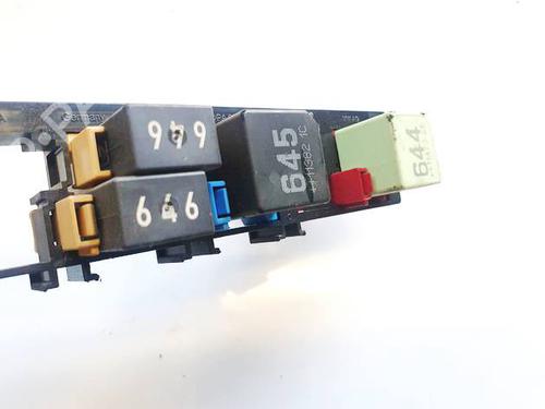 Fuse box VW GOLF VI (5K1) 1.6 TDI | BP32572002E1