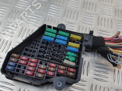 fuse-box-audi-a6-c5-4b2-4b4-1997-1998-1999-2000-2001-2002-2003-2004-2005-33492947 main image