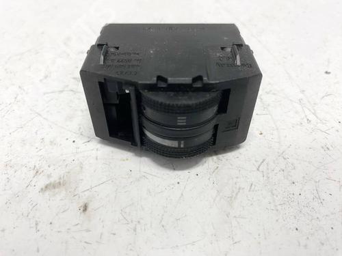 Used Switch Switch AUDI A6 C5 (4B2, 4B4) 2.5 TDI (150 hp) 35010330 35010330