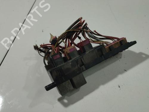 fuse-box-audi-a6-c5-4b2-4b4-1997-1998-1999-2000-2001-2002-2003-2004-2005-33488017 main image