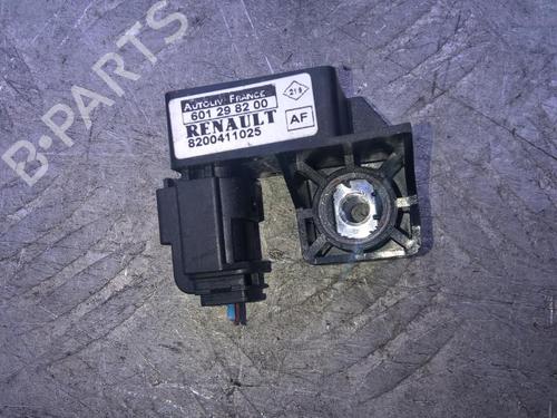 Used Electronic module Electronic module RENAULT SCÉNIC II (JM0/1_) 1.6 (JM0C, JM0J, JM1B) (113 hp) 33531370 33531370