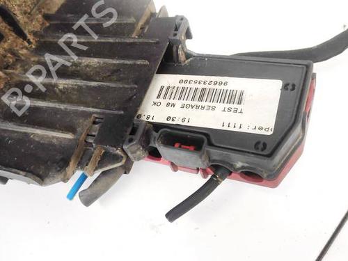 Used Fuse box Fuse box CITROËN C5 III (RD_) 1.6 HDi 110 (RD9HL0, RD9HR8, RD9HRA) (112 hp) 32934063 32934063