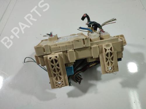 Used Fuse box Fuse box 32539282 32539282