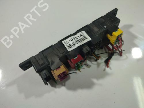 fuse-box-audi-a4-b5-8d2-1994-1995-1996-1997-1998-1999-2000-2001-32543815 main image