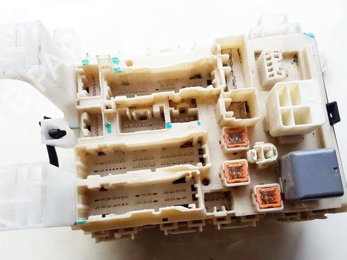 Used Fuse box Fuse box TOYOTA AURIS (_E15_) 2.2 D (ADE157_, ADE151_, ADE151R, ADE157R) (177 hp) 33520756 33520756