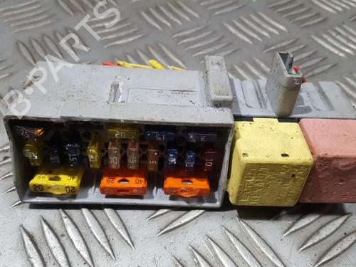 Used Fuse box Fuse box RENAULT SCÉNIC II (JM0/1_) 1.9 dCi (JM0G, JM12, JM1G, JM2C) (120 hp) 33501472 33501472