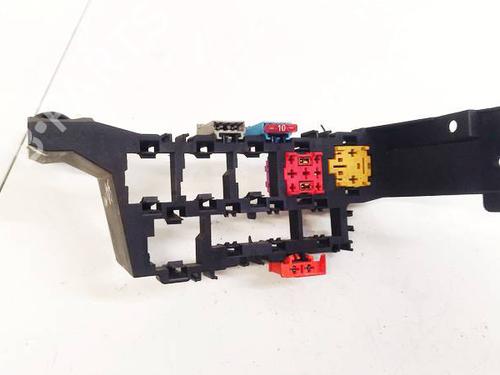 Used Fuse box VW PASSAT B5.5 (3B3) 1.9 TDI (130 hp) 32623246