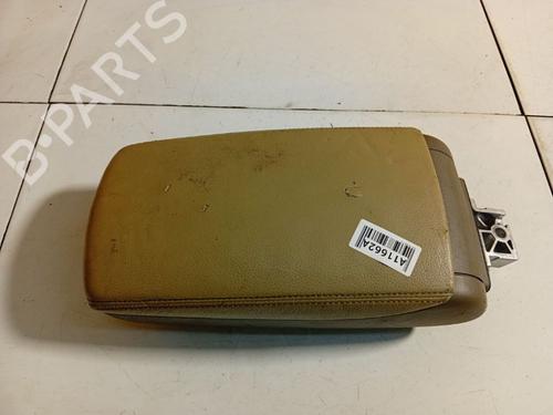Used Armrest / Center console Armrest / Center console 39483647 39483647