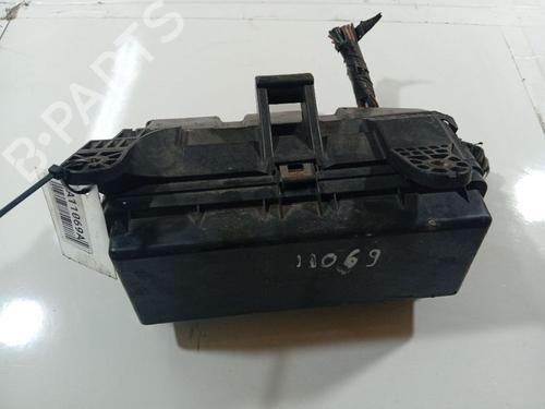 fuse-box-toyota-previa-ii-_r3_-2000-2001-2002-2003-2004-2005-2006-32538676 main image