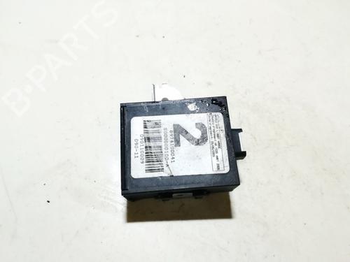 Used Electronic module Electronic module TOYOTA YARIS (_P9_) 1.4 D-4D (NLP90_, NLP90R) (90 hp) 33512518 33512518