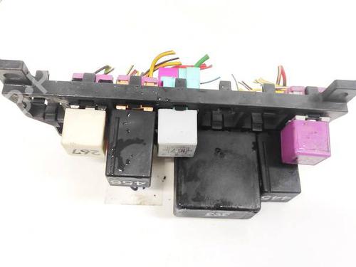 Used Fuse box Fuse box SKODA SUPERB I (3U4) 1.9 TDI (130 hp) 32931639 32931639