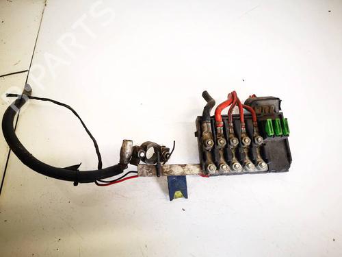 Used Fuse box Fuse box VW GOLF IV (1J1) 1.9 TDI (90 hp) 32576875 32576875