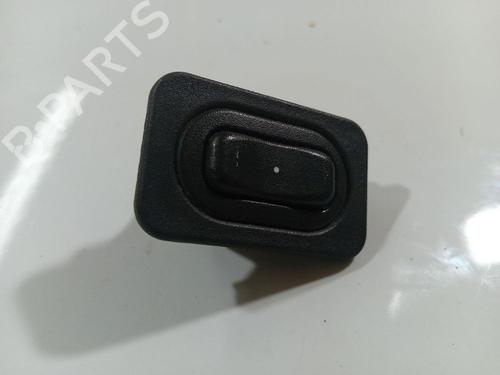 switch-nissan-almera-ii-hatchback-n16-2000-32560283 main image