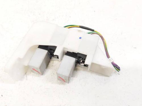 Used Fuse box Fuse box TOYOTA COROLLA Saloon (_E15_) 1.6 (ZRE151) (132 hp) 32955144 32955144